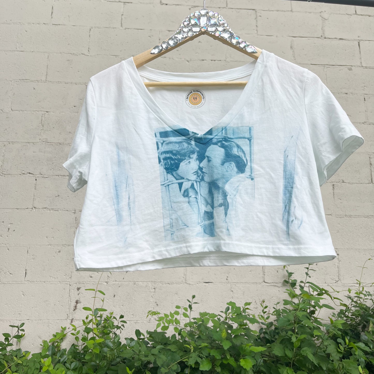 Cyanotype Sunprint Retro 1920's Kissing Couple Blueprint Crop Tee Medium