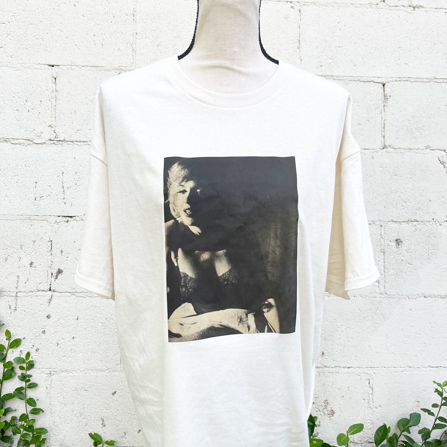 "Marilyn Monroe" Silhouette Retro Sand Tan T-Shirt Tee